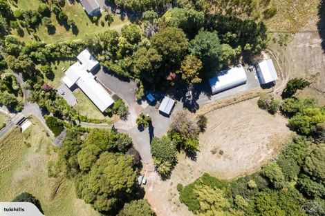 Photo of property in 135 Tauroa Road, Havelock North, 4130