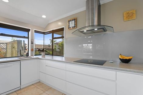 Photo of property in 6a Thelma Place, Lynmore, Rotorua, 3010