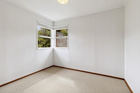 Photo of property in 5 South Pacific Place, Henderson, Auckland, 0612
