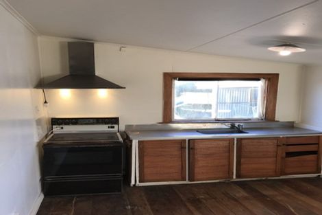 Photo of property in 16 Egmont Street, Castlecliff, Whanganui, 4501