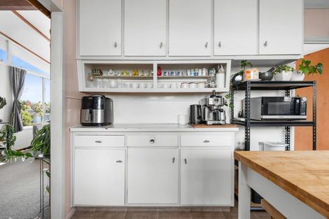 Photo of property in 10 Hewlett Road, Massey, Auckland, 0614