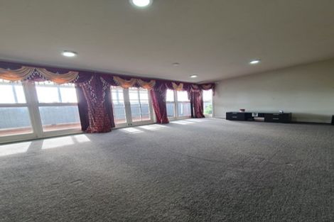 Photo of property in 39 Sunnyside Road, Sunnyvale, Auckland, 0612