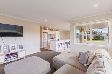 Photo of property in 17 Bell Street, Otane, 4202