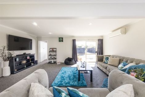 Photo of property in 14 Lewis Place, Highbury, Palmerston North, 4412