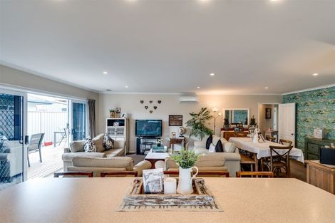 Photo of property in 1111b Karamu Road North, Mayfair, Hastings, 4122