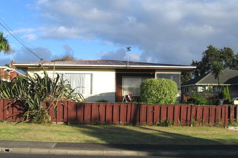 Photo of property in 1/14 Amberley Avenue, Te Atatu South, Auckland, 0610