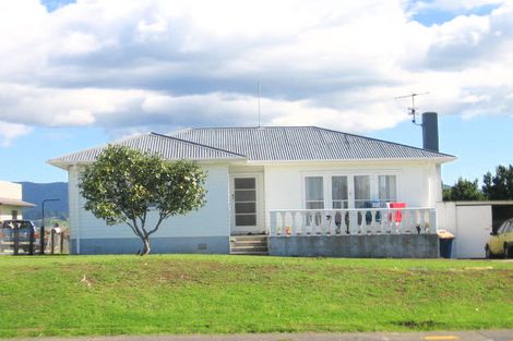 Photo of property in 192 Great North Road, Glendene, Auckland, 0612