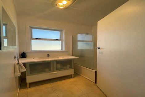 Photo of property in 1 Totara Terrace, Inglewood, 4330