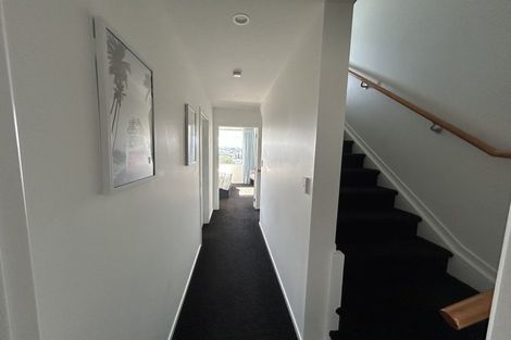 Photo of property in 5/15 Chivalry Road, Glenfield, Auckland, 0629