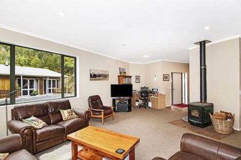 Photo of property in 47 Totara View Road, Wakefield, 7095