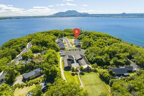 Photo of property in 10 Winnie Close, Acacia Bay, Taupo, 3330