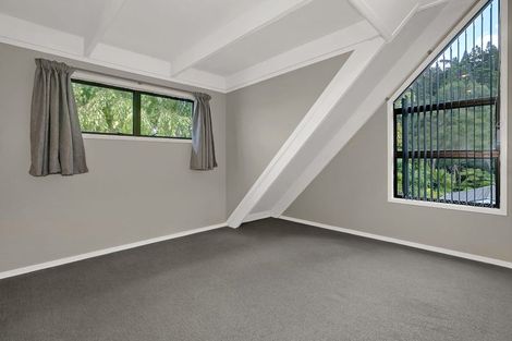 Photo of property in 19 Birdwood Road, Swanson, Auckland, 0612