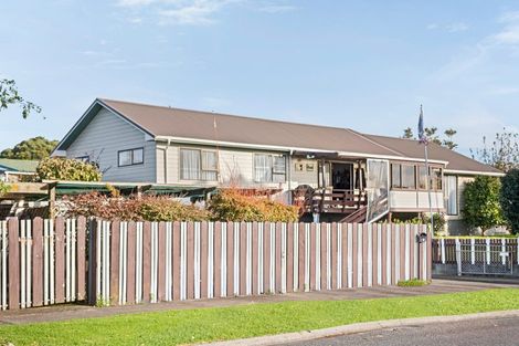 Photo of property in 1 Airedale Place, Waitara, 4320