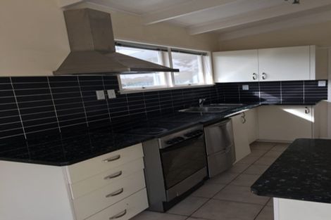 Photo of property in 1/288 Sunset Road, Windsor Park, Auckland, 0632