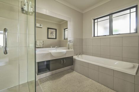 Photo of property in 4a Lindsay Street, Havelock North, 4130