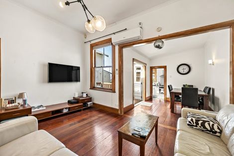 Photo of property in 129 Grant Road, Thorndon, Wellington, 6011