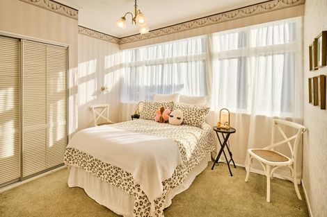 Photo of property in 338 Oriental Parade, Oriental Bay, Wellington, 6011