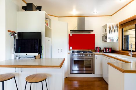 Photo of property in 131a Edmonton Road, Te Atatu South, Auckland, 0610