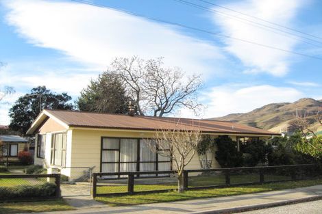 Photo of property in 11 Donegal Street, Cromwell, 9310