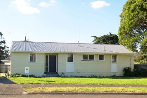 Photo of property in 37 Chadwick Crescent, Mangere East, Auckland, 2024