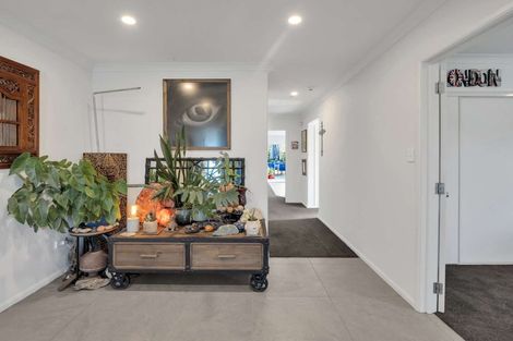 Photo of property in 20 Linkwater Way, Parklands, Christchurch, 8083