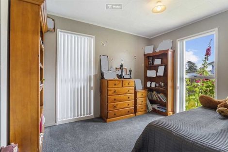Photo of property in 7 Woodman Place, West Harbour, Auckland, 0618