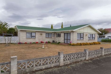 Photo of property in 44 Allardice Street, Dannevirke, 4930