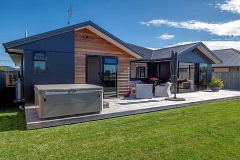 Photo of property in 4 Karearea Drive, Coastlands, Whakatane, 3120