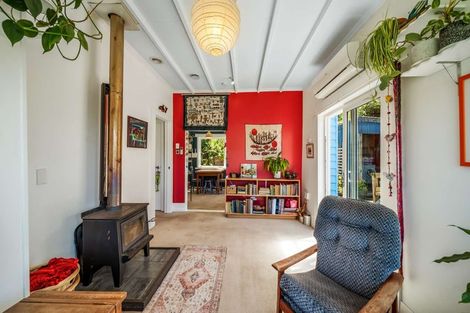 Photo of property in 17 Adderley Terrace, Ravensbourne, Dunedin, 9022