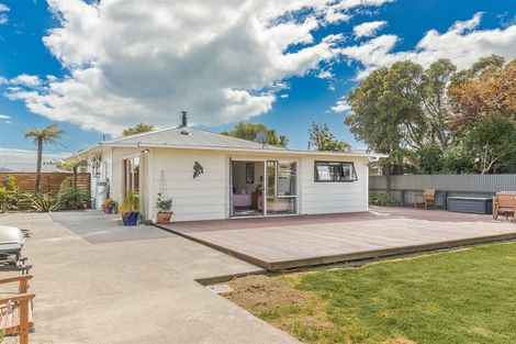 Photo of property in 32 Brougham Street, Westport, 7825