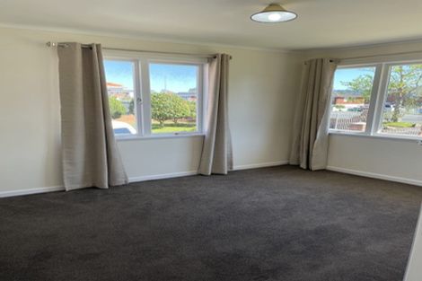 Photo of property in 4317 Great North Road, Glendene, Auckland, 0602