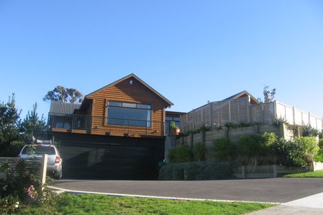 Photo of property in 10 Scoresby Grove, Whitby, Porirua, 5024