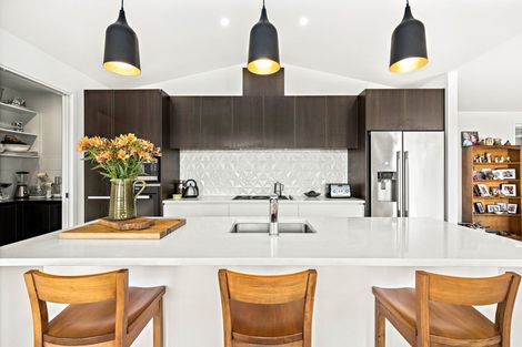 Photo of property in 16 Tamahunga Drive, Matakana, Warkworth, 0985