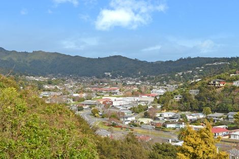 Photo of property in 32 Castle Crescent, Stokes Valley, Lower Hutt, 5019