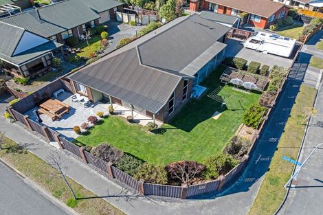 Photo of property in 150 Royal Park Drive, Parklands, Christchurch, 8083