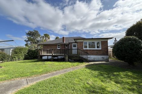 Photo of property in 57 Sylvan Crescent, Te Atatu South, Auckland, 0610