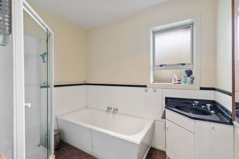 Photo of property in 16 Dunstan Crescent, Hornby, Christchurch, 8042