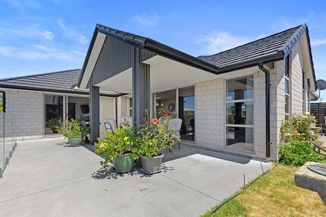 Photo of property in 48 Cassinia Close, Papamoa Beach, Papamoa, 3118