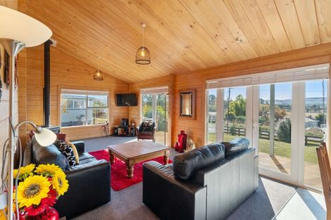 Photo of property in 21 Oxford Street, Waikari, 7420