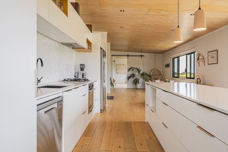 Photo of property in 22b Saint Ives Grove, Whalers Gate, New Plymouth, 4310