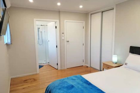 Photo of property in 6 Swan Crescent, Pakuranga, Auckland, 2010