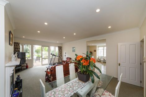 Photo of property in 4 The Oaks, Awapuni, Palmerston North, 4412