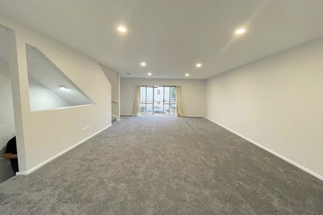 Photo of property in Lakeview Terrace, 2/14 Ambrico Place, New Lynn, Auckland, 0600