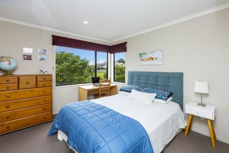 Photo of property in 12 Sylvan Way, Silverstream, Upper Hutt, 5019