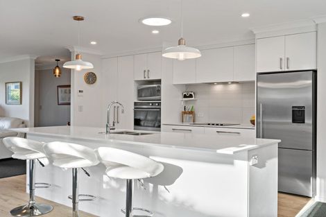 Photo of property in 11 Walnut Road, Riverhead, 0820