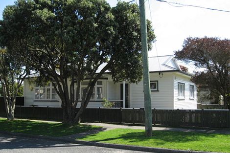Photo of property in 32 Birdwood Road, Waterloo, Lower Hutt, 5011