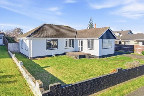 Photo of property in 44 Gonville Avenue, Gonville, Whanganui, 4501