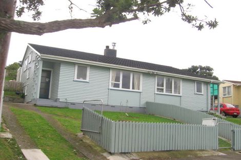 Photo of property in 5 Davidson Crescent, Tawa, Wellington, 5028
