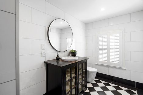 Photo of property in 15 Colenso Avenue, Hospital Hill, Napier, 4110