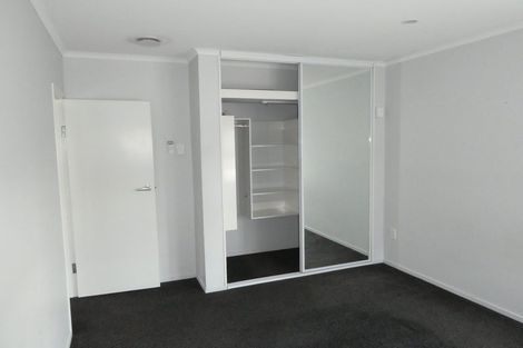 Photo of property in 81 Hobsonville Road, West Harbour, Auckland, 0618